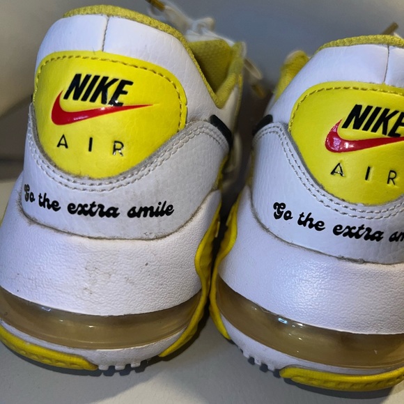 ✨Nike SMILEY FACE Air Max Sneakers✨ - Picture 5 of 5